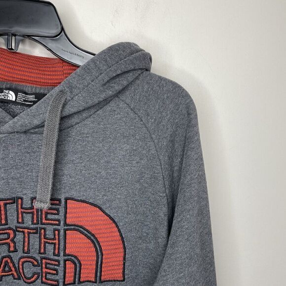 NORTH FACE Hoodie Mens Medium Gray Red Stripe Logo Pullover Sweatshirt Fleece - Picture 3 of 10